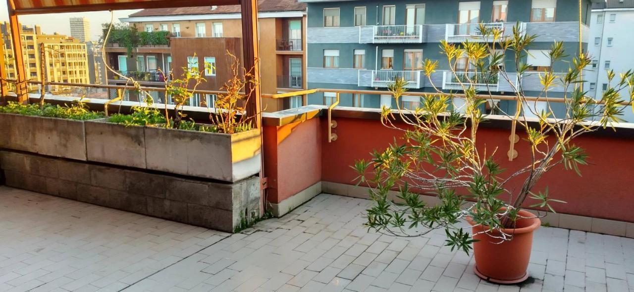 Meraviglioso Super attico con terrazza Milano Esterno foto